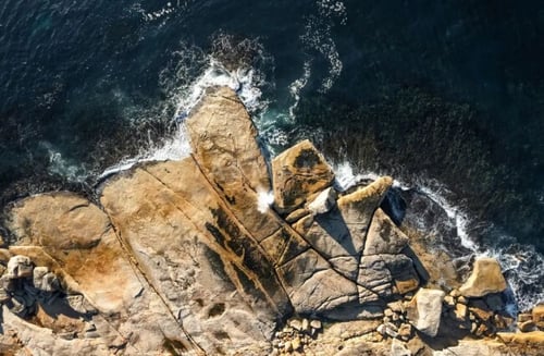 bicheno rocksTA